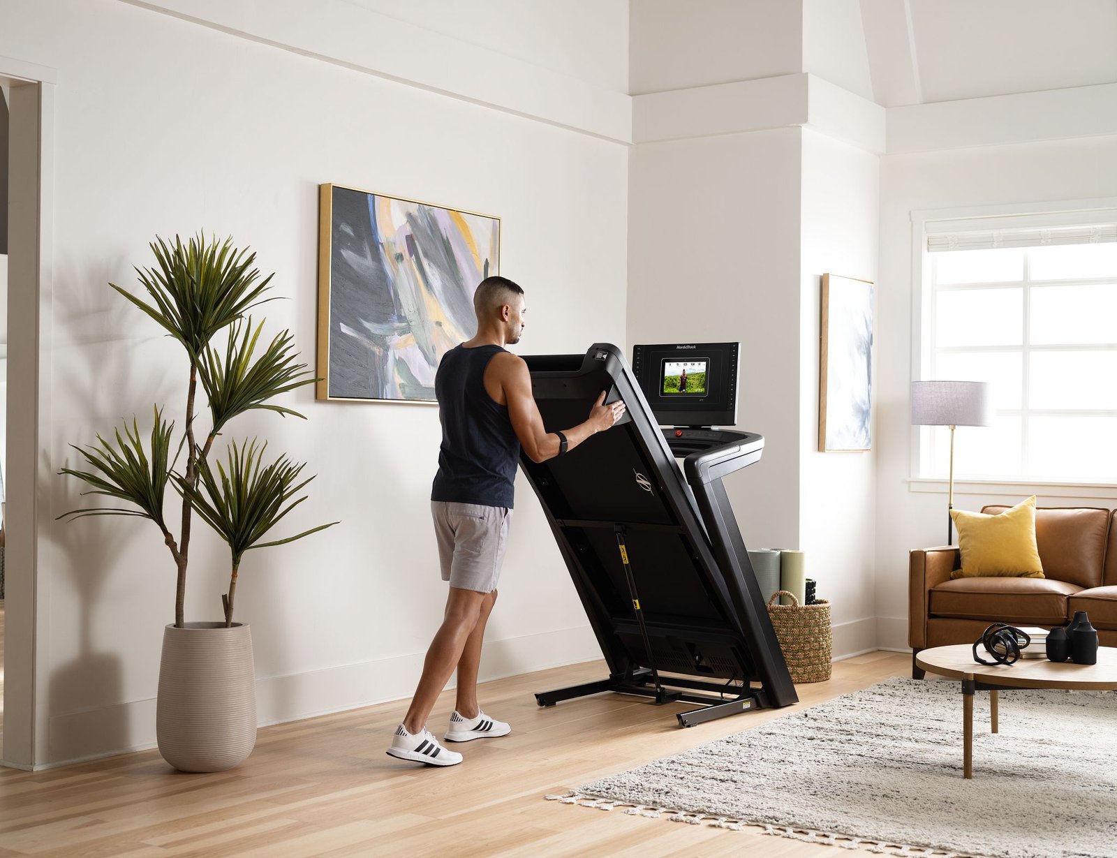 Nordictrack-1250-treadmill-Foldable feature