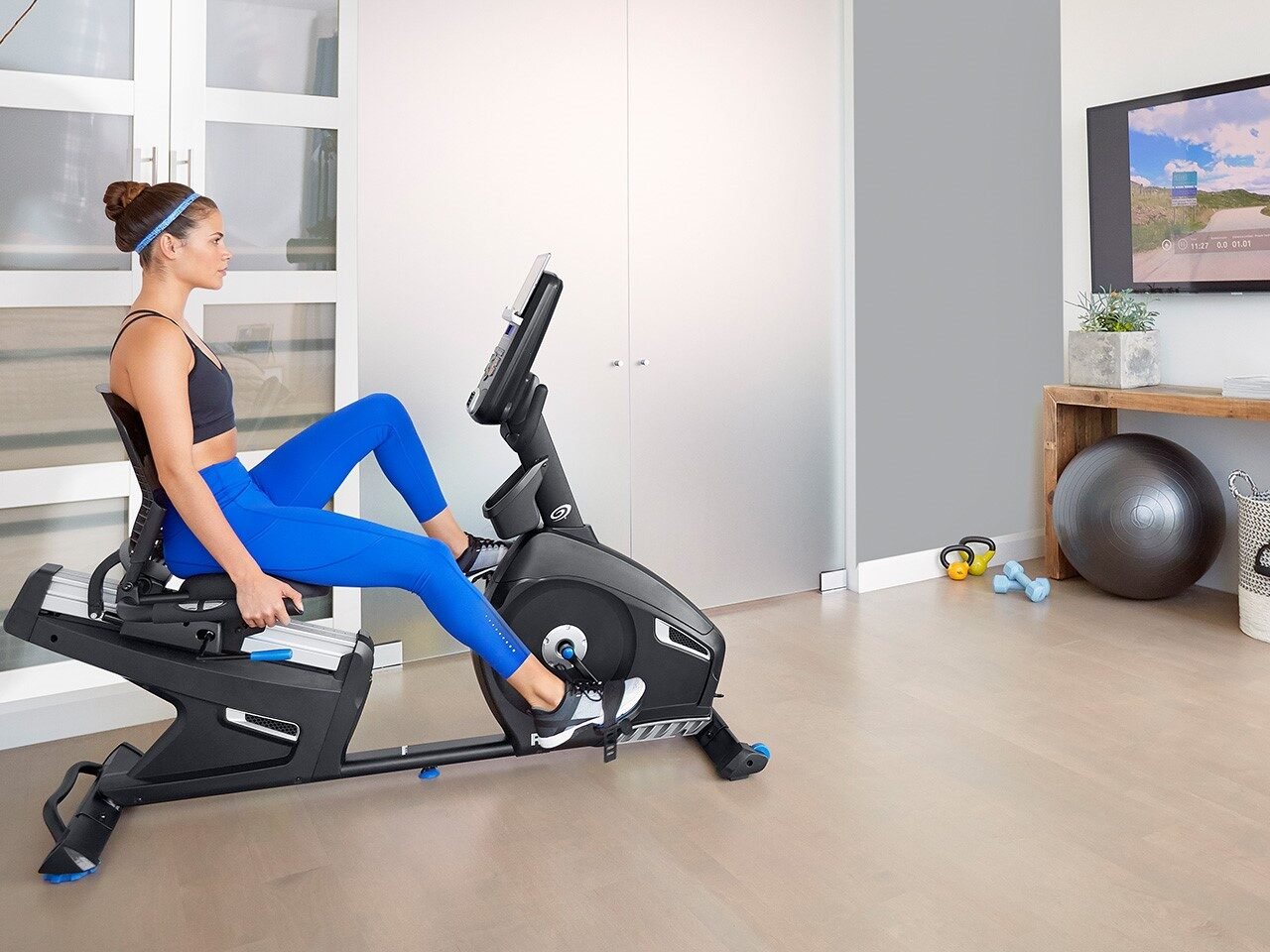 Nautilus R618 recumbent bike