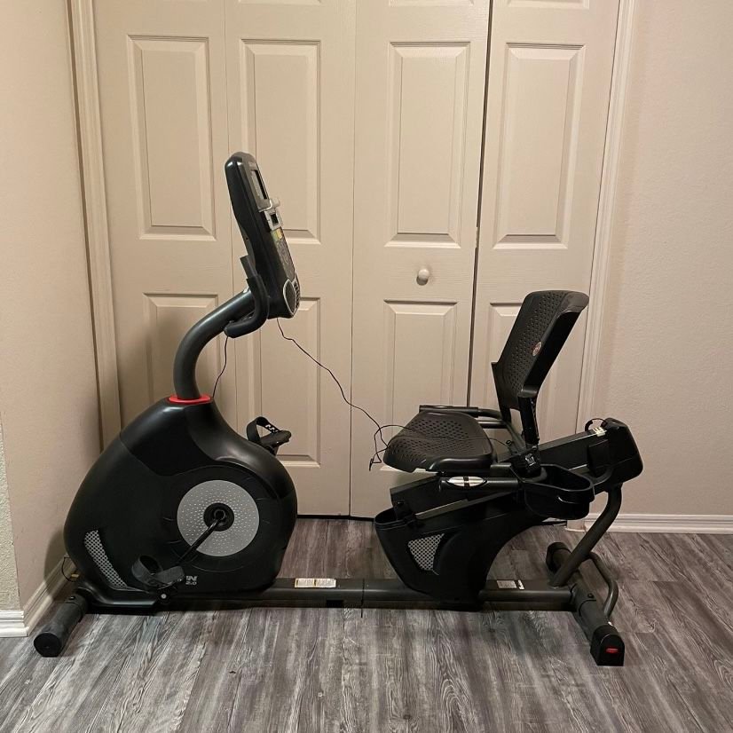 Schwinn 230 recumbent bike